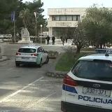 Mladi koji su slali dojave o bombama osumnjičeni za terorizam: Troje uhićenih, jedan je punoljetan