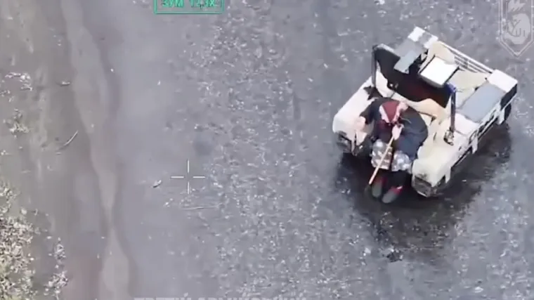 Nevjerojatna snimka: Robot evakuirao staricu s prve linije boji&scaron;nice