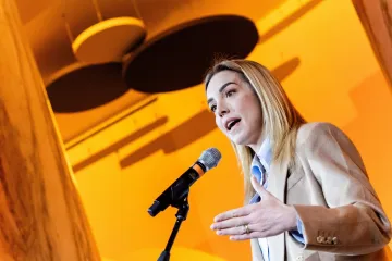 Novo lice talijanske ljevice? Biv&scaron;a bacačica kladiva mogla bi ugroziti Giorgiu Meloni