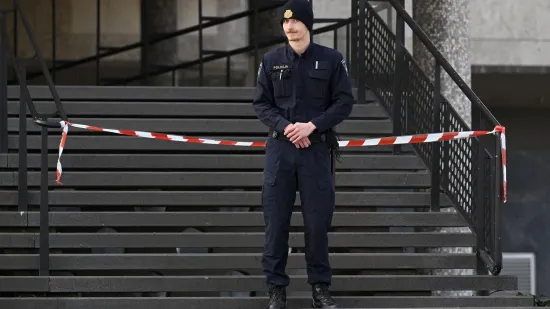 Maloljetnik zbog dojava o bombama izveden pred suca: Određen mu istražni zatvor