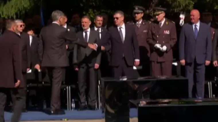 Plenković i Milanović se rukovali u Okučanima: 'Bljesak je označio novu snagu hrvatske vojske'