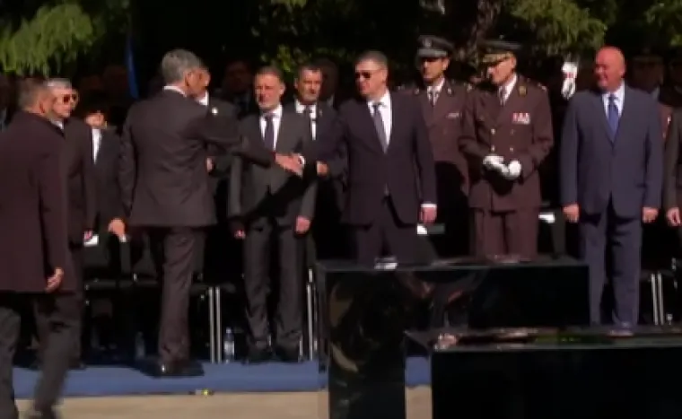 Plenković i Milanović se rukovali u Okučanima: 'Bljesak je označio novu snagu hrvatske vojske'