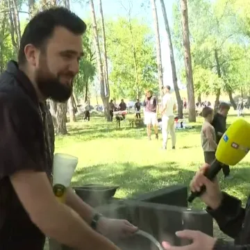 Pogledajte &scaron;to ovaj Slavonac kuha za Praznik rada: 'To je bio jedini izbor, sna&scaron;li smo se'
