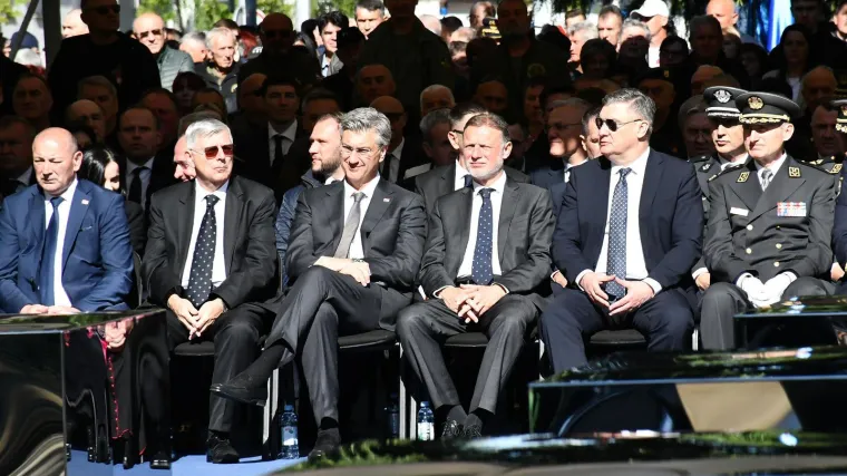 Milanović i Plenković sreli se u Okučanima: Pogledajte kako je izgledao njihov susret