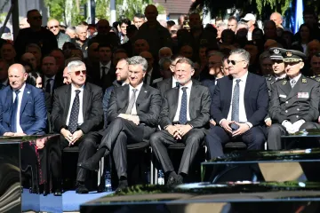 Milanović i Plenković sreli se u Okučanima: Pogledajte kako je izgledao njihov susret