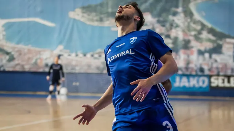 Dinamo u Makarskoj poveo 2:0 pa doživio debakl