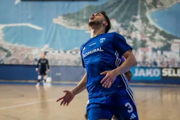 Dinamo u Makarskoj poveo 2:0 pa doživio debakl