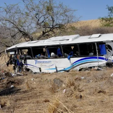 Prevrnuo se turistički autobus, najmanje 11 mrtvih, deseci ozlijeđenih