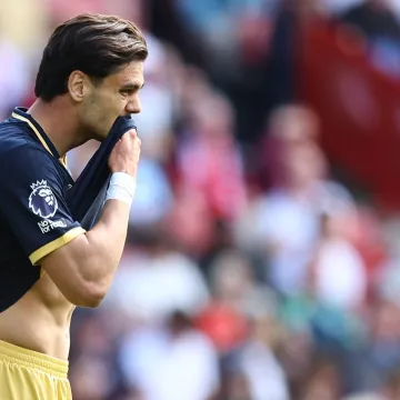 West Ham izgubio i ponudio slamku spasa Tottenhamu