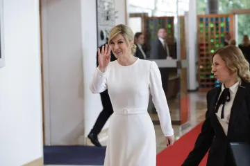 Evo &scaron;to se događalo trenutke prije skoka biv&scaron;e predsjednice: Svi uglas vikali 'Polar plunge!'