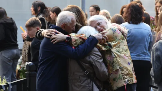 Incident na komemoraciji u Beogradu: Dok se polagalo cvijeće za ubijenu djecu bačen topovski udar