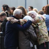 Incident na komemoraciji u Beogradu: Dok se polagalo cvijeće za ubijenu djecu bačen topovski udar