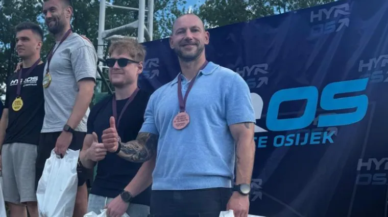 Pogledajte ministra Habijana u top formi: Produženi vikend proveo na utrkama, kući ide s dvije medalje