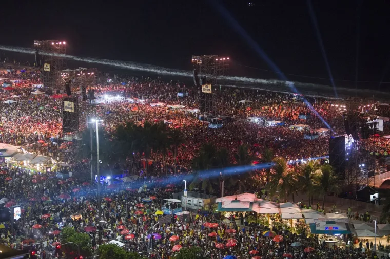 Shakira 'zapalila' Copacabanu! Na besplatan koncert stiglo čak 2 milijuna ljudi