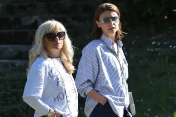 &Scaron;etnica uz Muru privukla sporta&scaron;e, rekreativce i modne znalce: Dvije dame zauzele istu pozu