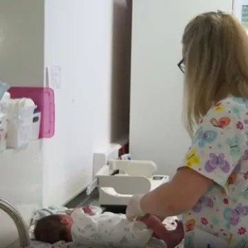 Tko će porađati hrvatske majke? Primalja sve manje: 'Gubimo ih brže nego &scaron;to ih &scaron;kolujemo'