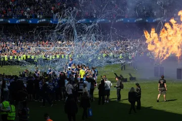 Ovako je izgledala svlačionica Ipswicha nakon promocije: Pojavio se i Ed Sheeran!