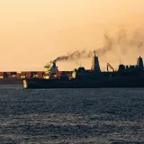 Tanker pogođen projektilima u Omanskom zaljevu