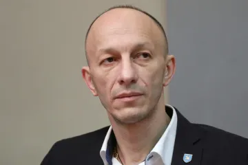 Lički župan Ernest Petry oglasio se o incidentu s prijateljicom u Novalji: 'Ostao sam zatečen'