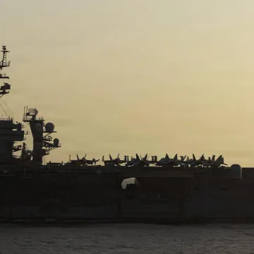 Iran: 'Pogodili smo američki ratni brod'; SAD: 'To nije istina'