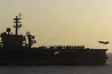 Iran: 'Pogodili smo američki ratni brod'; SAD: 'To nije istina'
