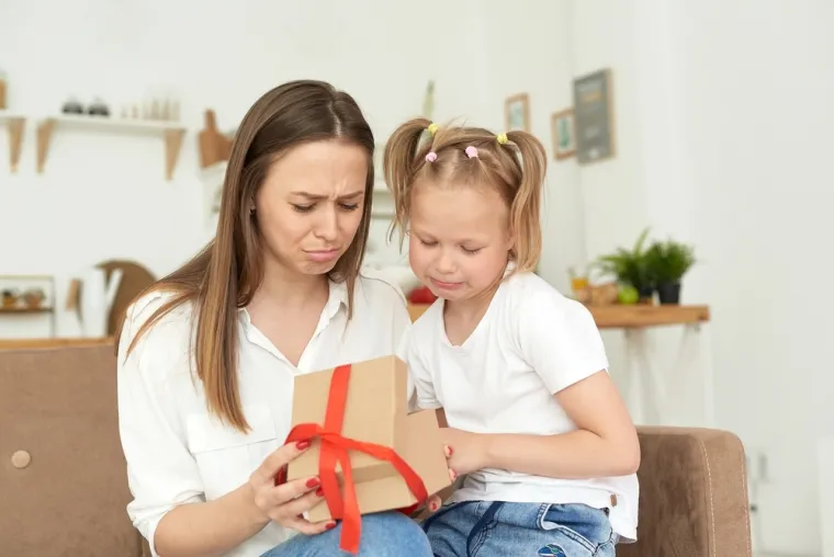 Ove stvari nipo&scaron;to nemojte poklanjati za Majčin dan: Vjeruje se da donose suze i siroma&scaron;tvo