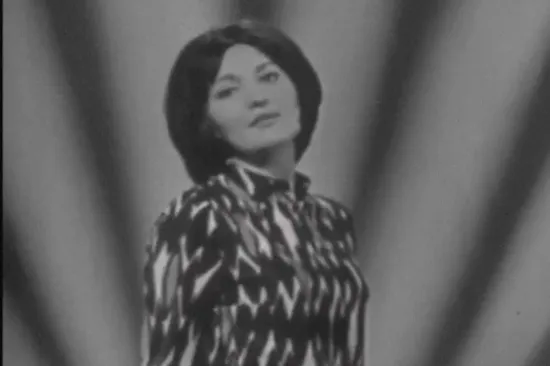 Nevjerojatna životna priča Tereze Kesovije: Glazbena diva koja je osvojila Francusku
