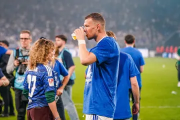 Ludnica na jahti: Džeko pokazao kako se slavi ulazak u Bundesligu
