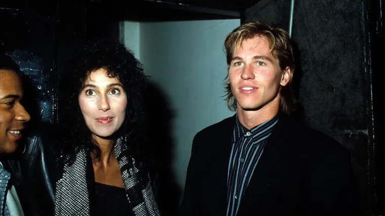 Njemu su bile 22 godine, njoj 36 i Hollywood se zgražao: Kako su se voljeli Val Kilmer i Cher?