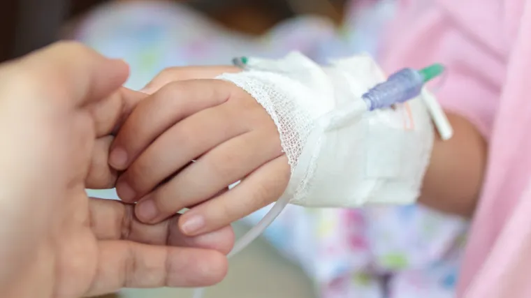 Zbog opasnog izazova djevojčica (10) ima te&scaron;ke opekline na licu: 'Pričajte s djecom'