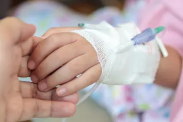 Zbog opasnog izazova djevojčica (10) ima te&scaron;ke opekline na licu: 'Pričajte s djecom'