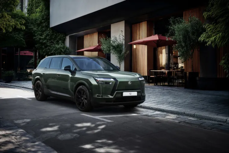 Lexus TZ je potpuno novi SUV: Ima &scaron;est sjedala, a do stotke stiže za 5,4 sekundi