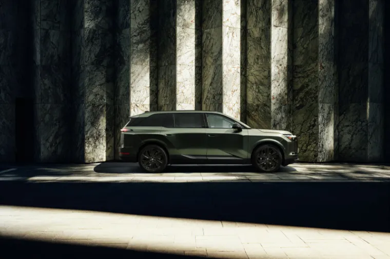 Lexus TZ je potpuno novi SUV: Ima &scaron;est sjedala, a do stotke stiže za 5,4 sekundi
