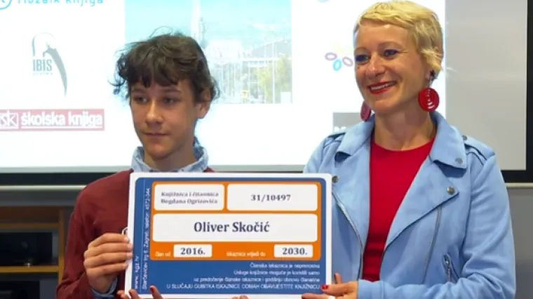 Svira, crta, uči strane jezike i obara rekorde: Upoznajte Olivera (13) - najčitatelja Zagreba