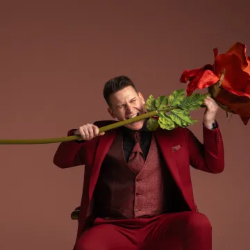 Osvojio je Severinu u RTL-ovom Superstaru, a sad ima prvi autorski hit: Nije ljubavna žalopojka