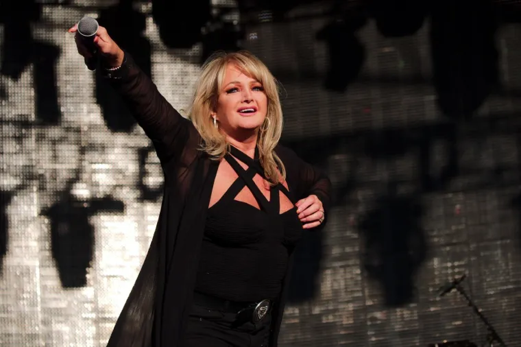 Glazbena ikona Bonnie Tyler u induciranoj komi, liječnici se bore za njezin život