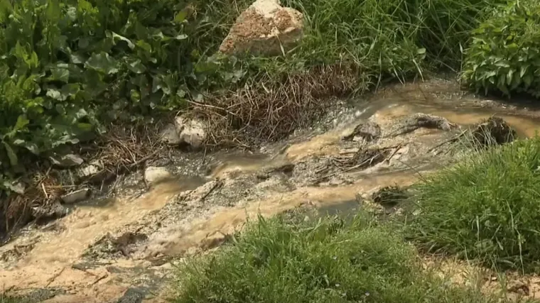 Pola kilometra od Nacionalnog parka teče potok pun fekalija, stanje u ovom mjestu je alarmantno