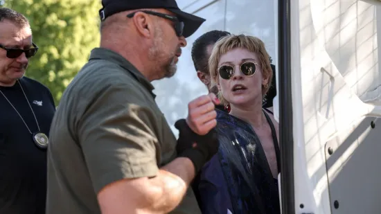 Drama na Trnjanskim kresovima: Policija privela aktivisticu koja je pri&scaron;la braniteljima
