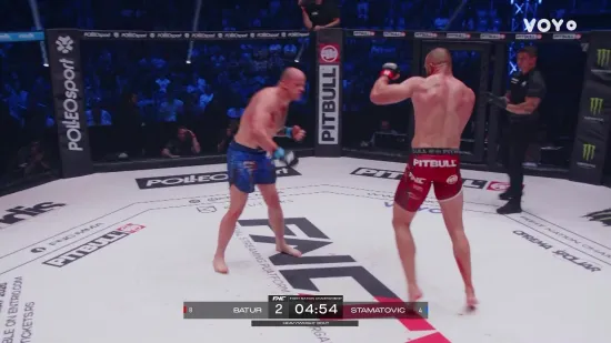 Brutalan nokaut za kraj večeri! Pogledajte kako je Batur ugasio do sada neporaženog Crnogorca