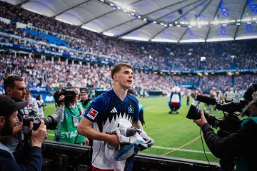 Hamburg je na nogama! Pogledajte trenutak kada su svi ustali i zapljeskali Vu&scaron;koviću