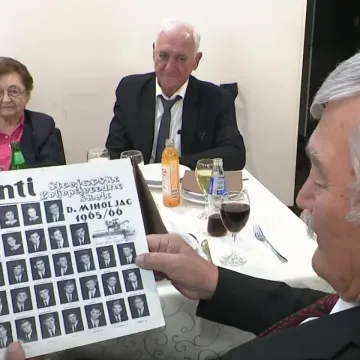 Dru&scaron;tvo iz Donjeg Miholjca ima razloga za slavlje: 'Kad su oni maturirali, ja nisam bio ni rođen'
