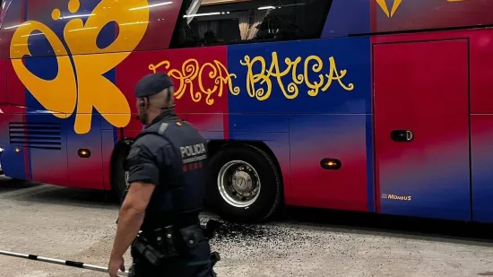 Bizarna situacija pred El Clasico! Navijači Barcelone napali autobus svoje ekipe