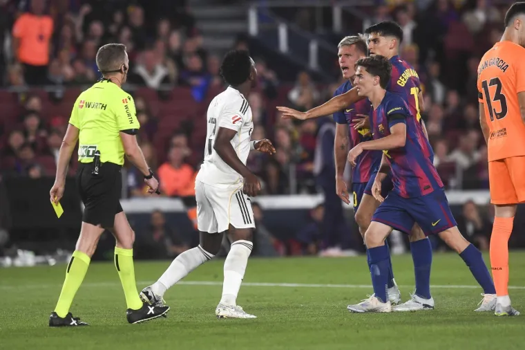 Vinicius Jr. krenuo u obračun s Olmom: Sudac je nakon toga donio neshvatljivu odluku