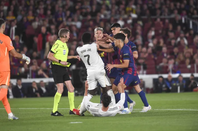 Vinicius Jr. krenuo u obračun s Olmom: Sudac je nakon toga donio neshvatljivu odluku