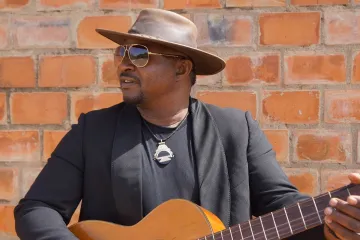 Majstor pustinjskog bluesa Samba Tour&eacute; u Lisinskom 20. svibnja