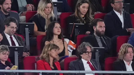 Zbog nje nitko nije gledao El Clasico! Atraktivna pjevačica u Barceloni plijenila pažnju