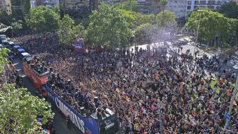 Katalonija luduje: Na ulicama Barcelone slavlje povodom osvajanja La Lige u El Clasicu