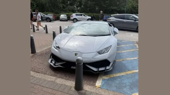 Parkirao je Lamborghini na mjesto za invalide i doživio salve uvreda, umuknuli su čim im se javio