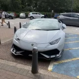 Parkirao je Lamborghini na mjesto za invalide i doživio salve uvreda, umuknuli su čim im se javio