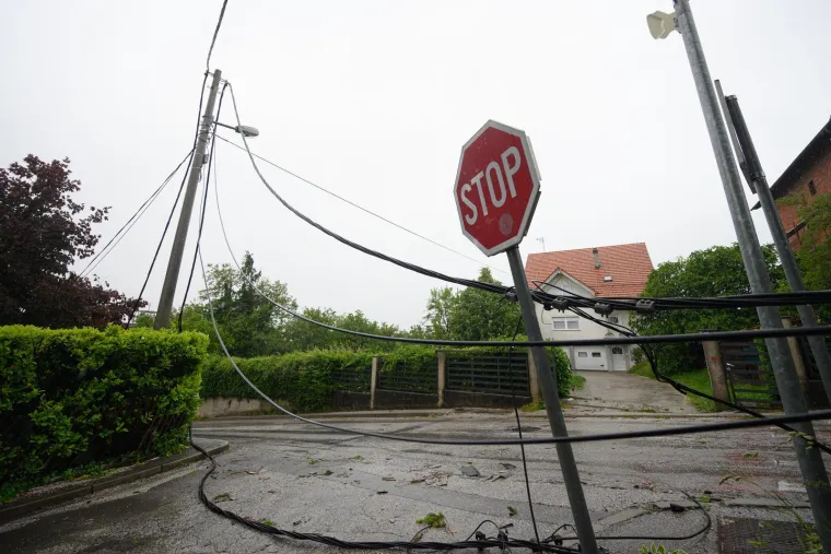 Troje ozlijeđenih u Zagrebu, izmjereni udari vjetra do 90 km/h! U dijelovima zemlje haraju tuča i snijeg